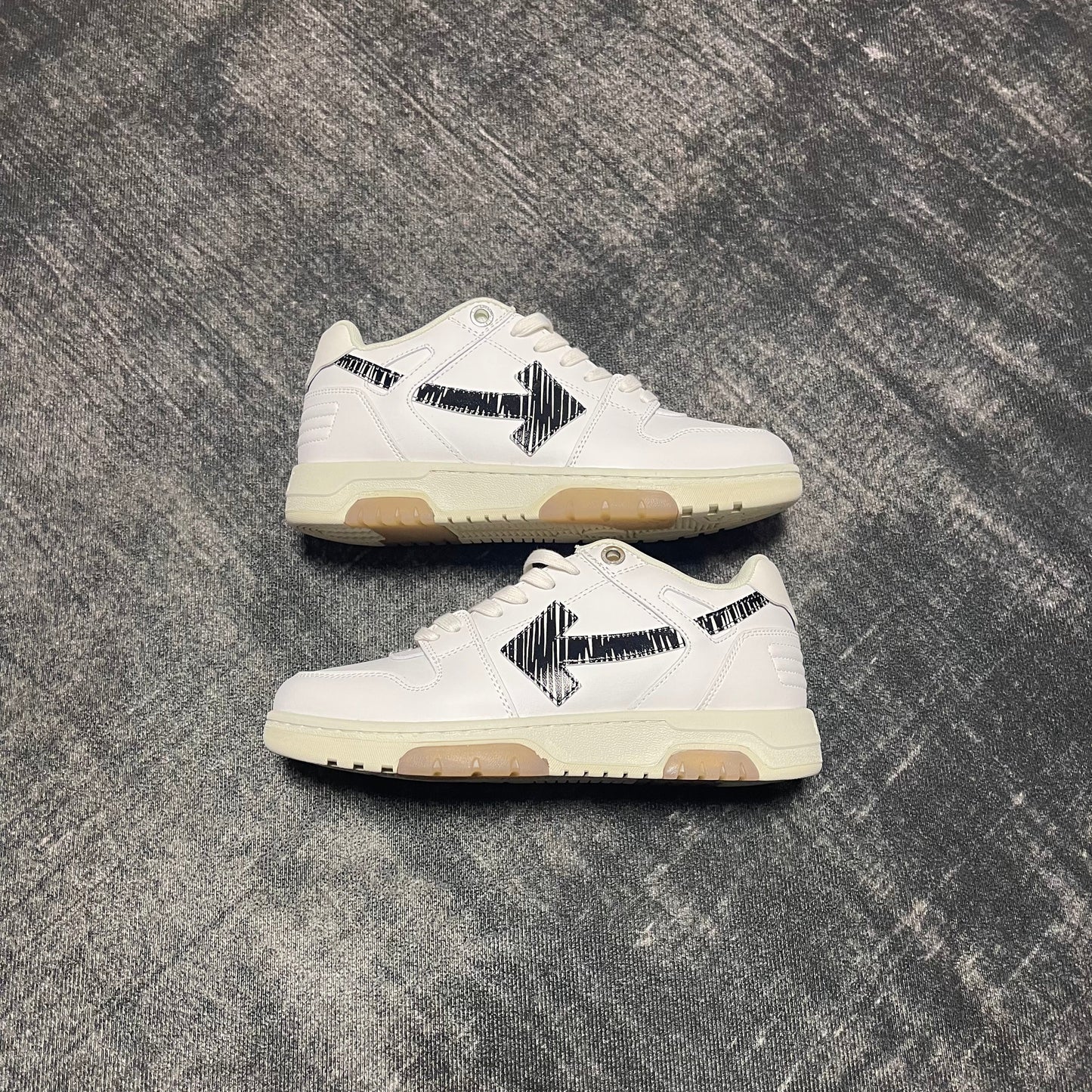 OFF-WHITE OOO Low Tops White Black SS21