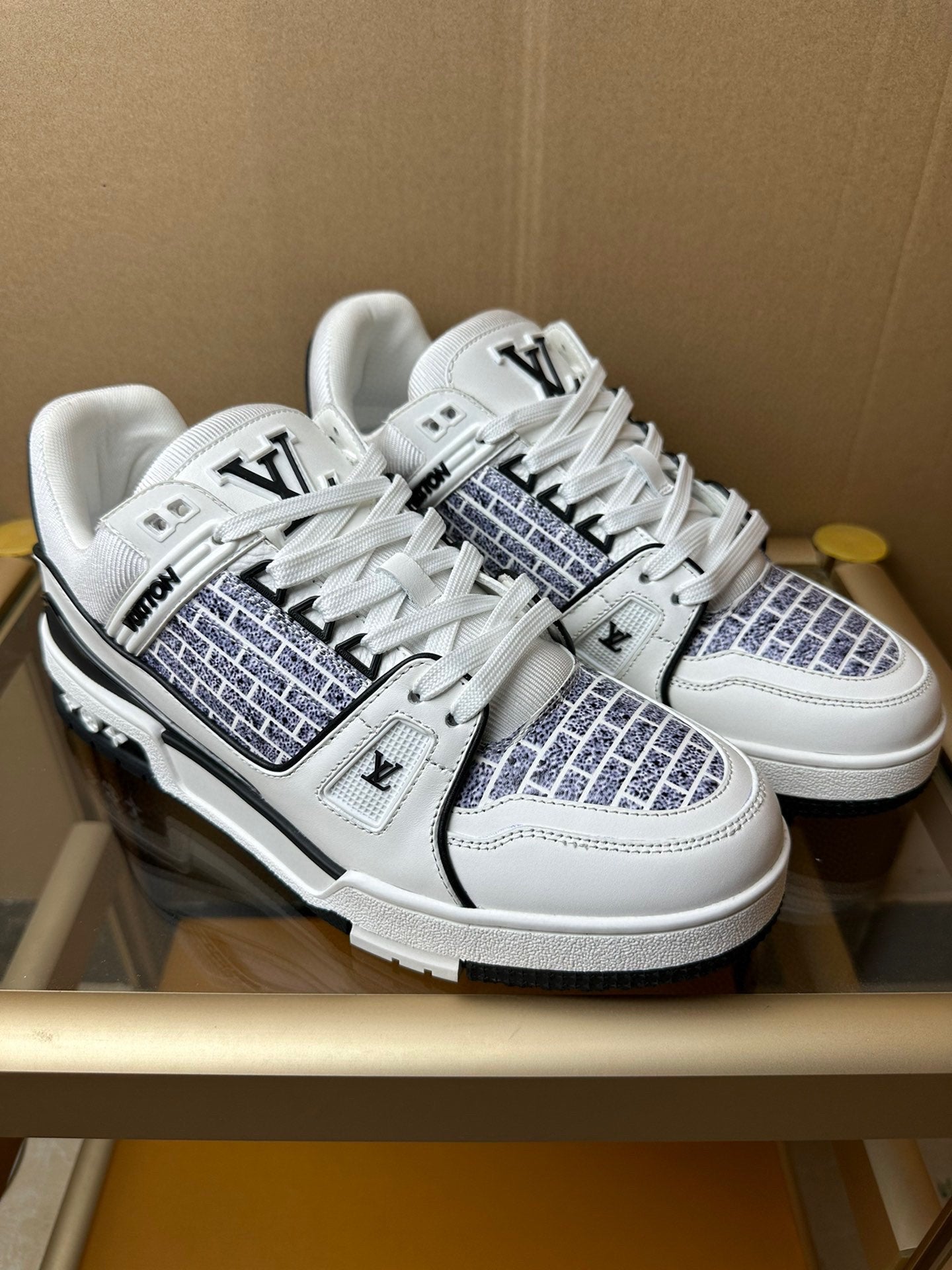 Louis Vuitton LV Trainer Lady Pink White Black