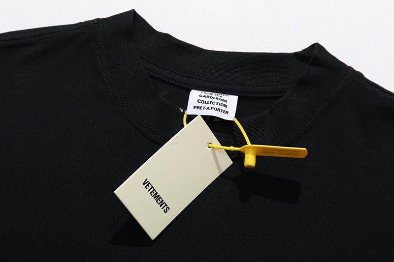 VETEMENTS No Posts Yet T-shirt | Black