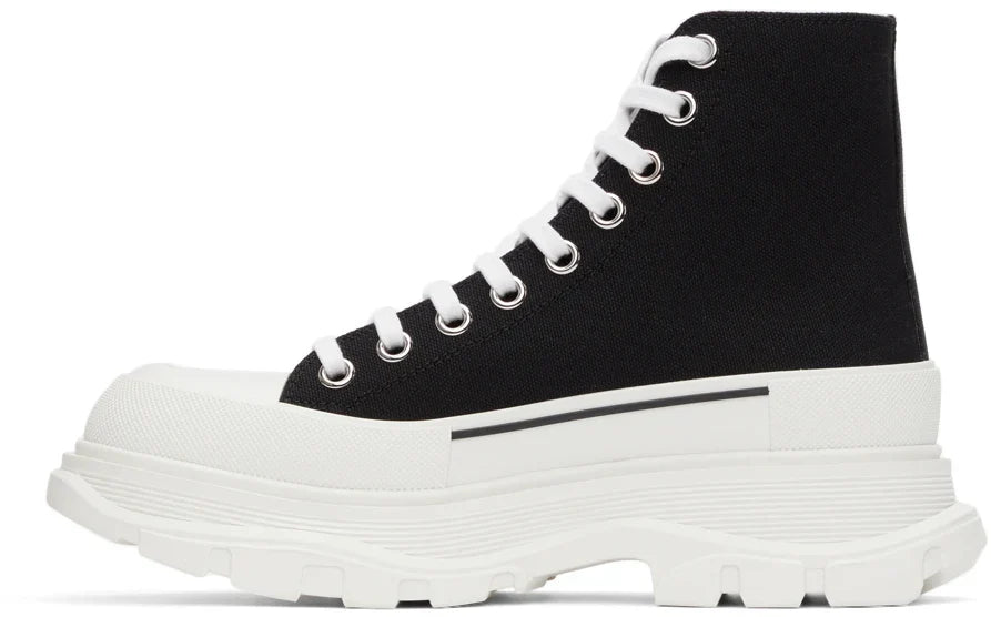 Alexander McQueen Wmns Tread Slick Boot 'Black White'