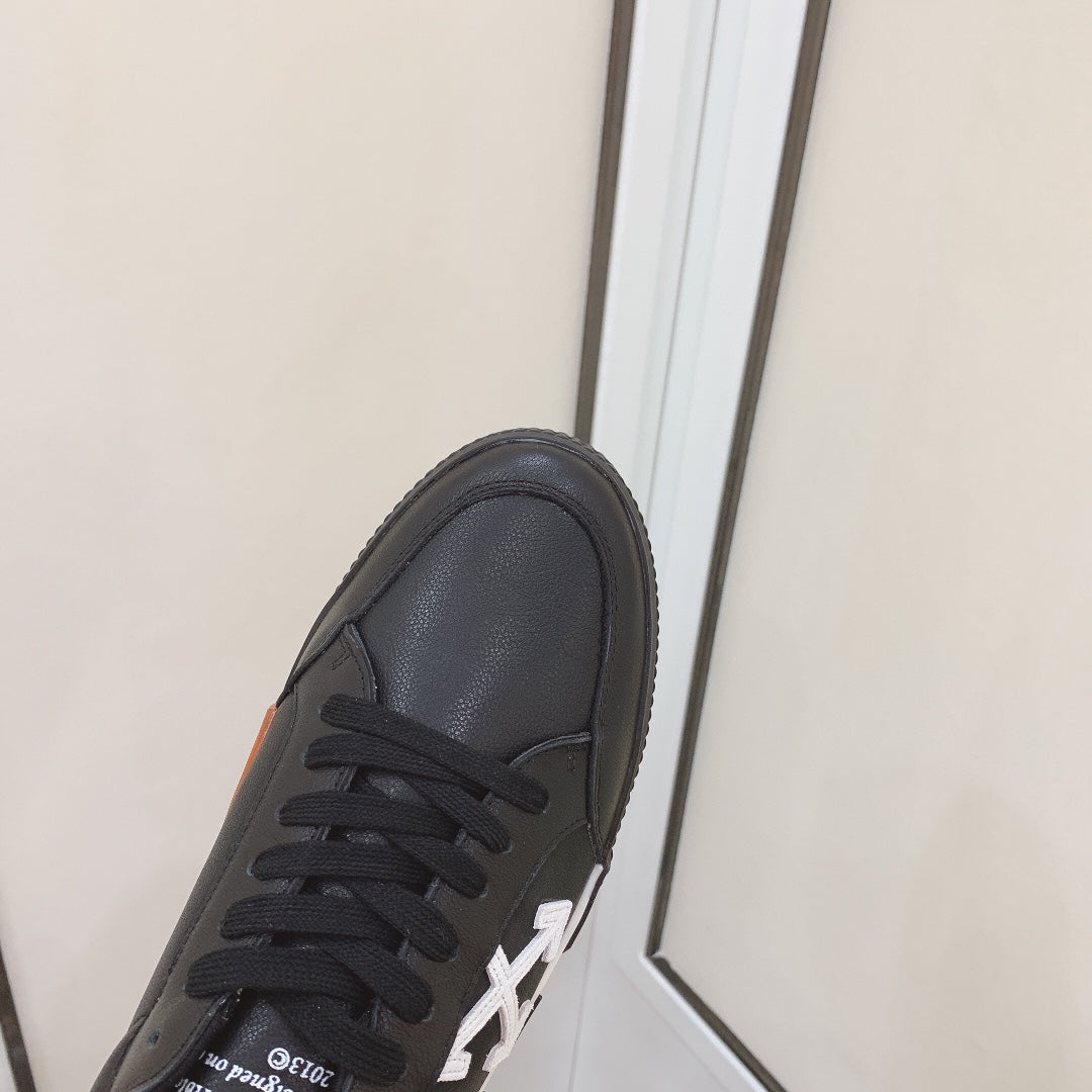 Off-White Vulc Sneaker 'Black White'
