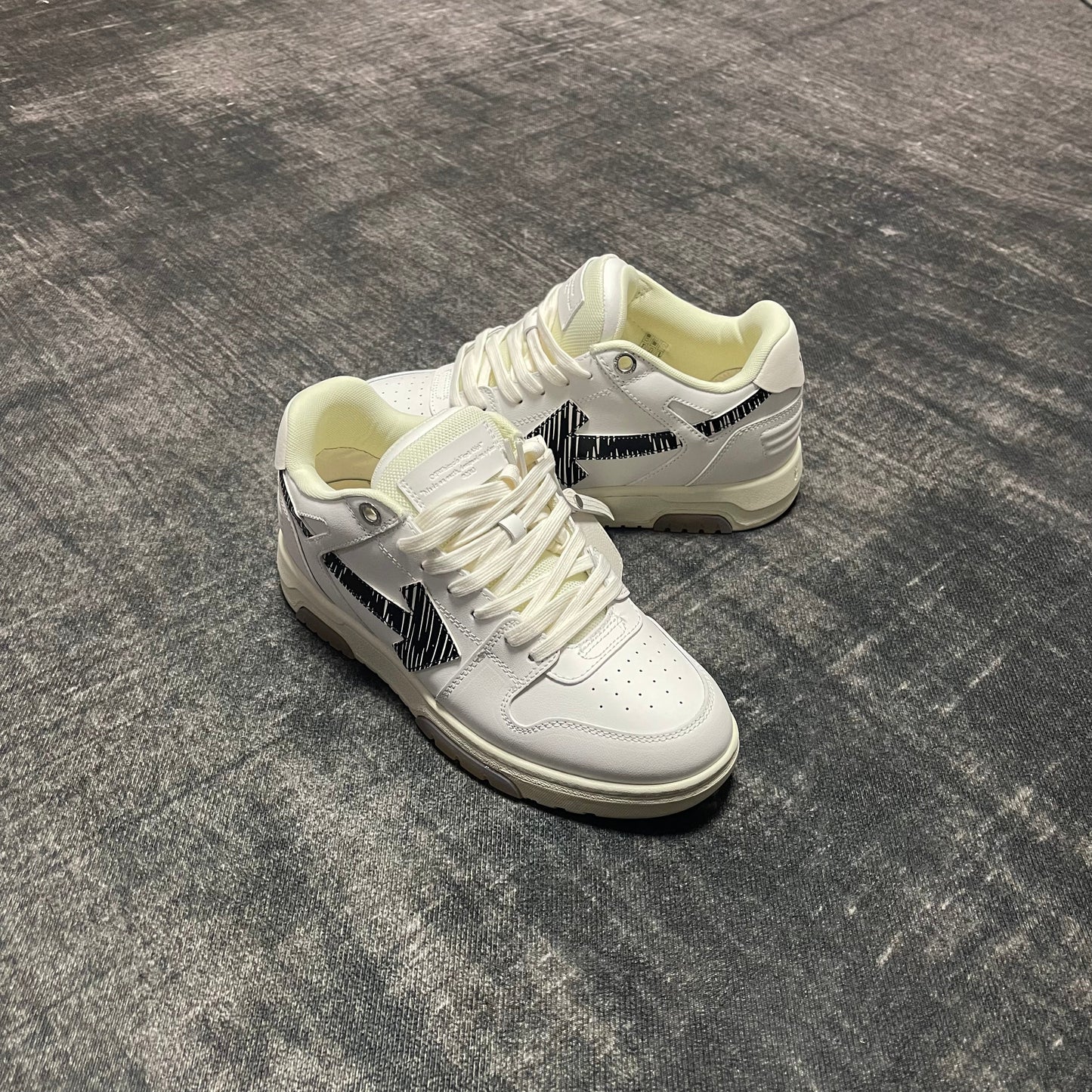 OFF-WHITE OOO Low Tops White Black SS21