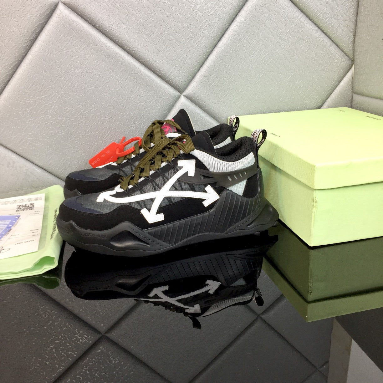 Off-White Wmns ODSY-1000 'Black White'