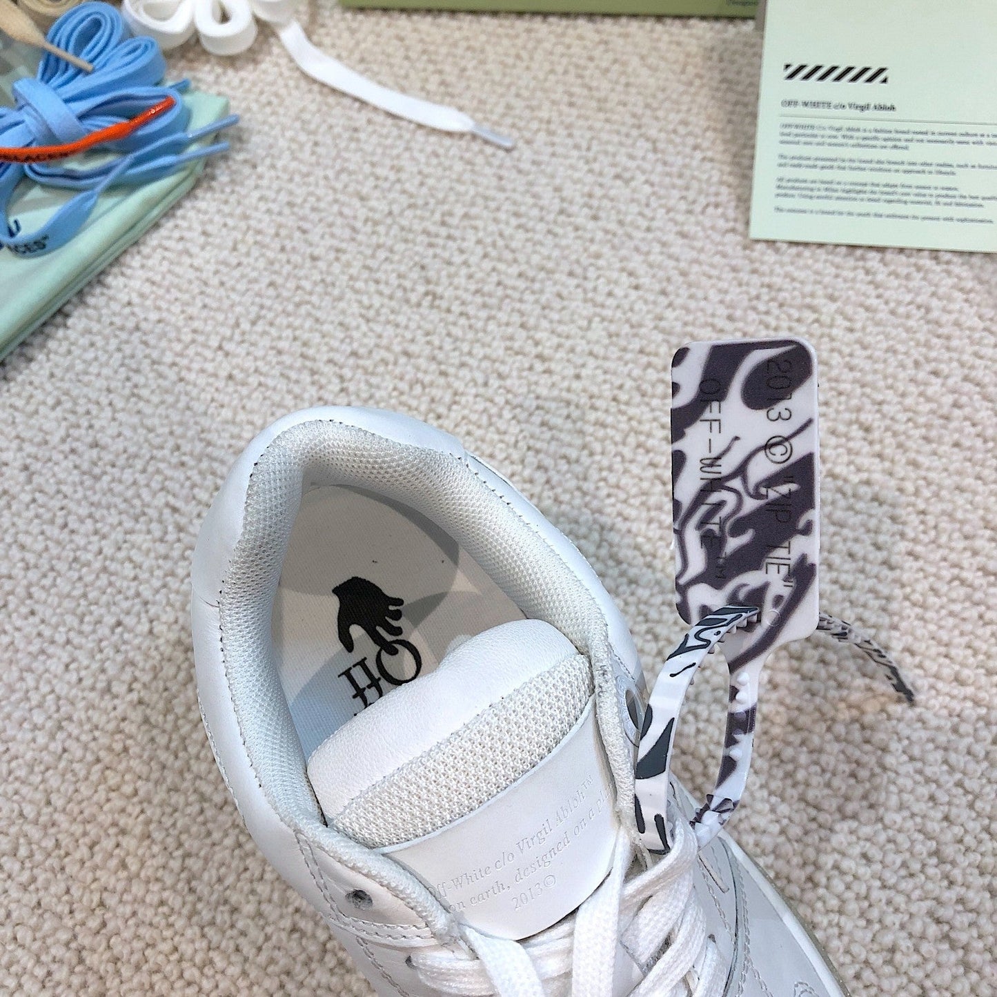 Off-White Out of Office Low 'White'