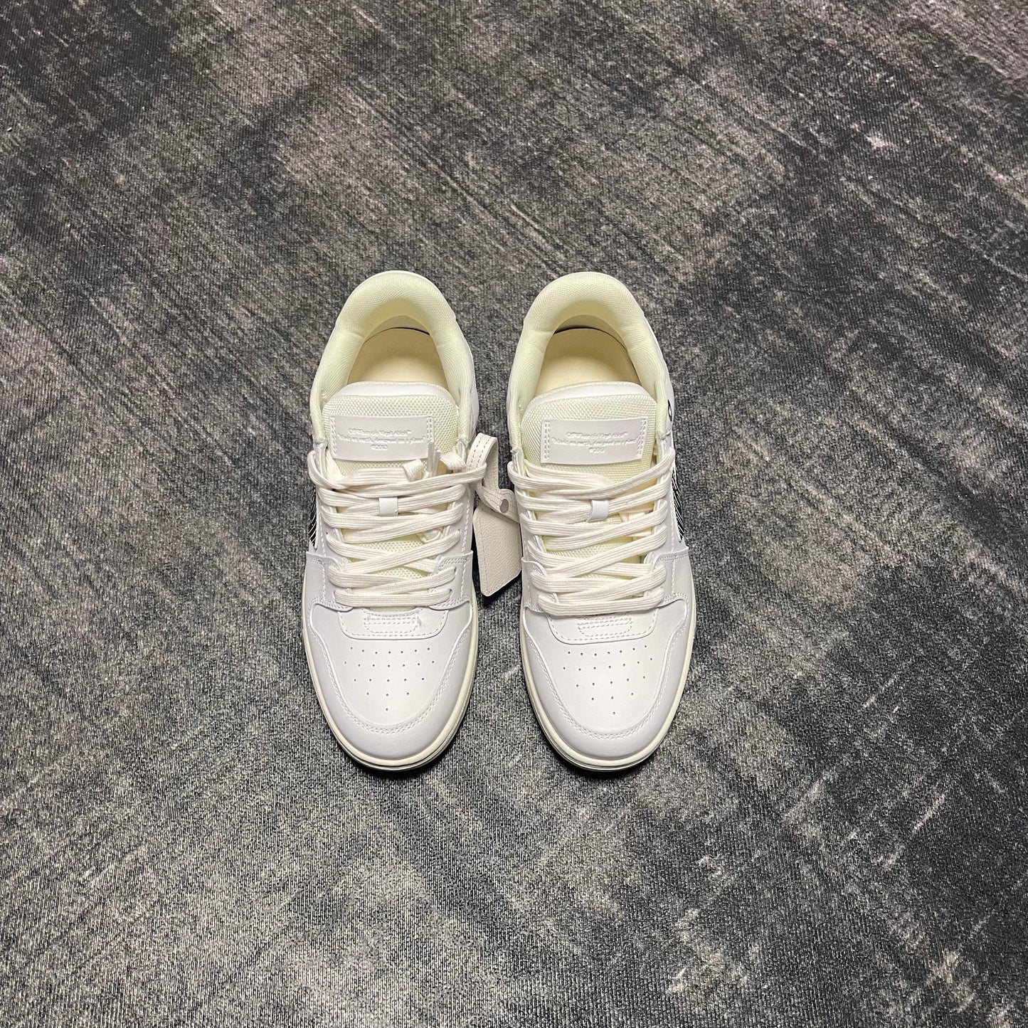 OFF-WHITE OOO Low Tops White Black SS21