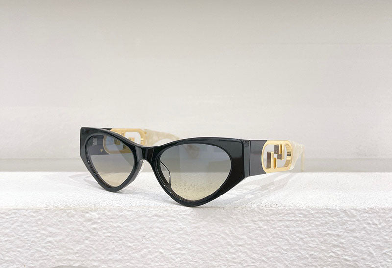 Fendi O’Lock Sunglasses