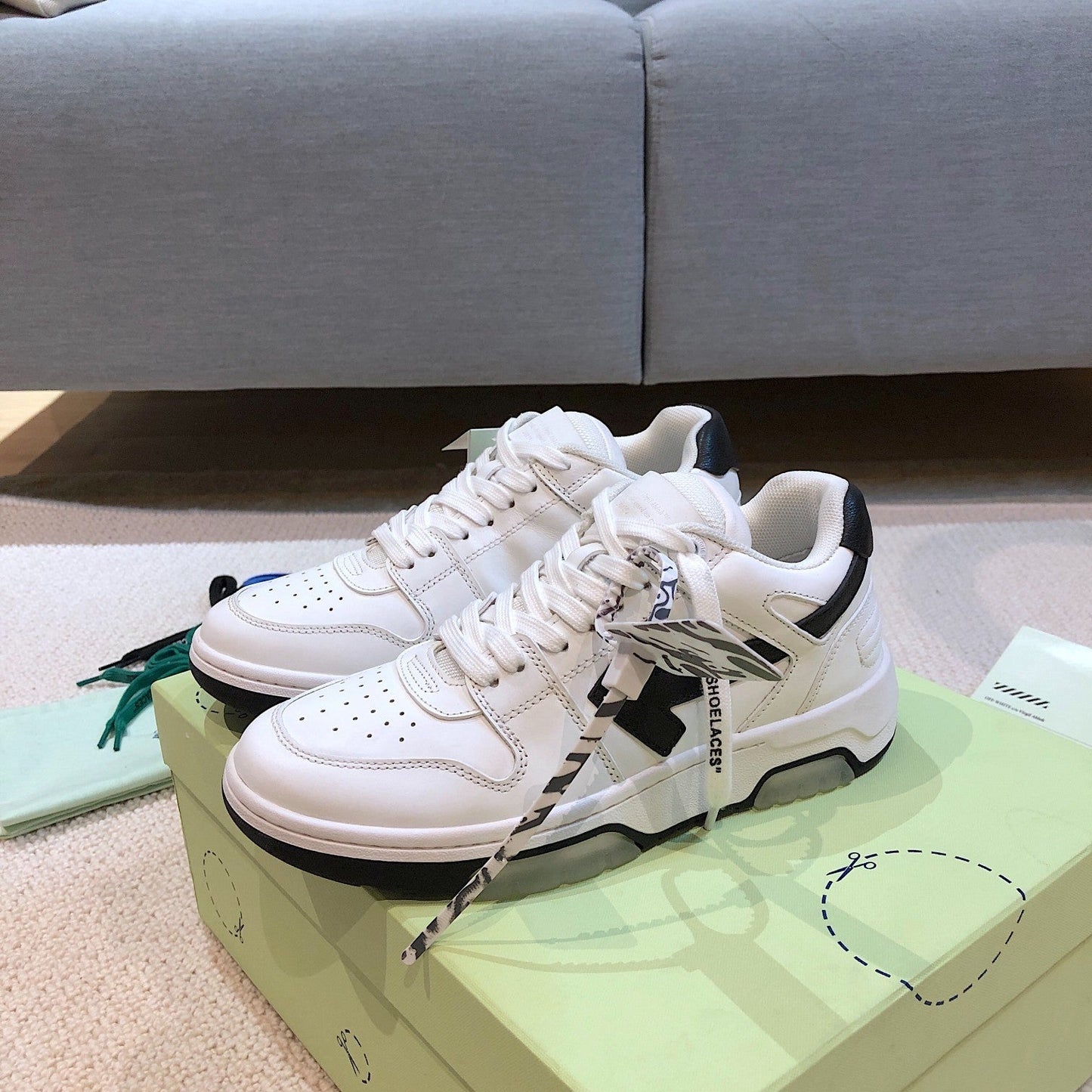 Off-White Out of Office Low 'White Black'