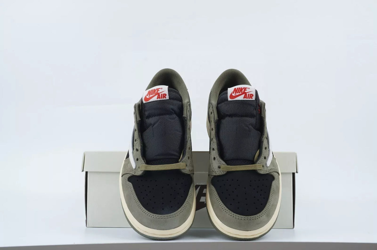 Travis Scott x Air Jordan 1 Low OG ‘Black/Olive’