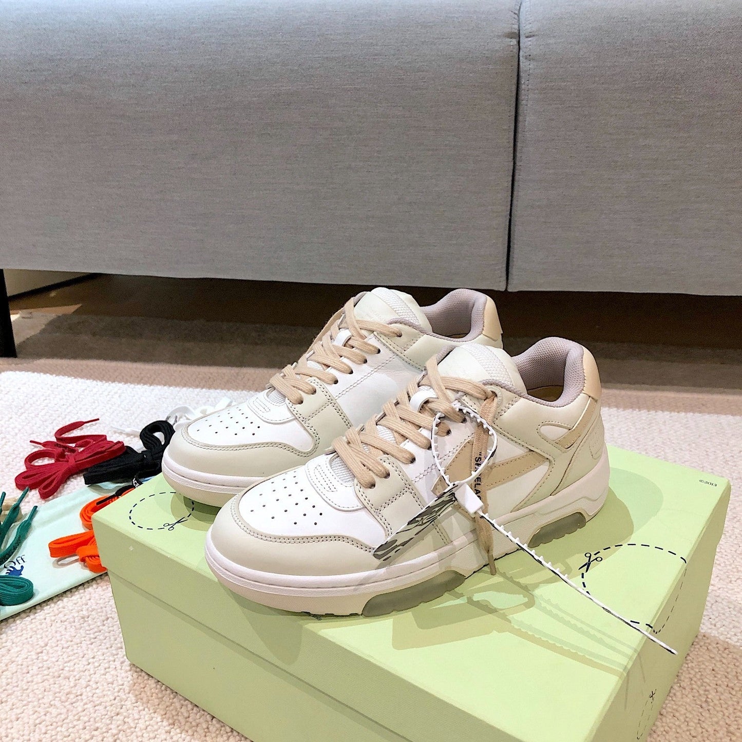 Off-White Out of Office Low 'White Beige'