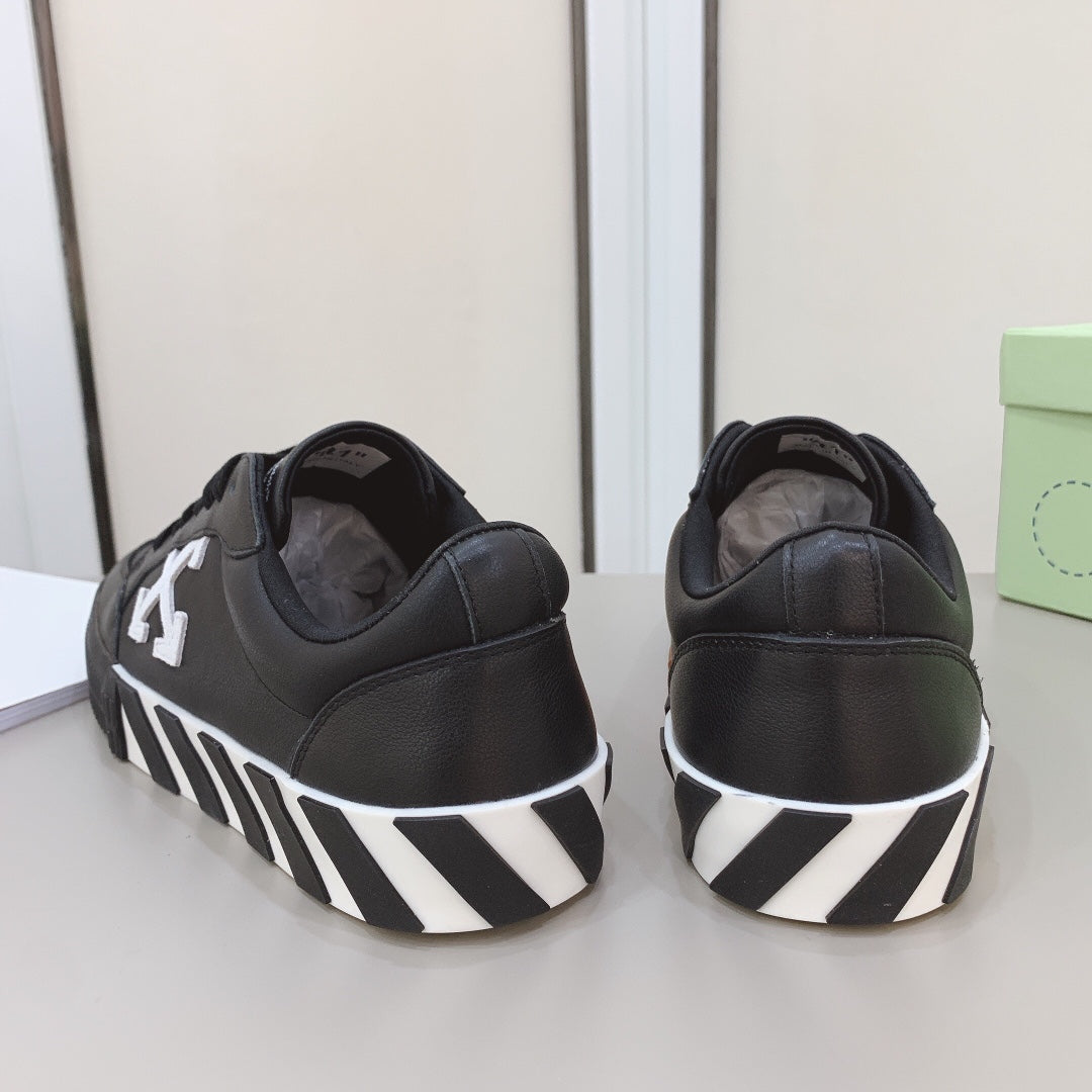 Off-White Vulc Sneaker 'Black White'