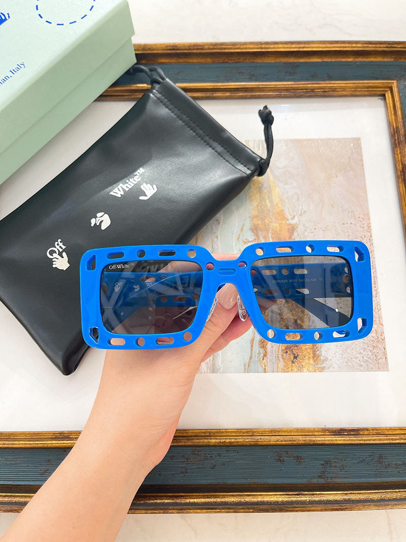 OFF-WHITE Atlantic Cut-Out Detail Square Frame Sunglasses