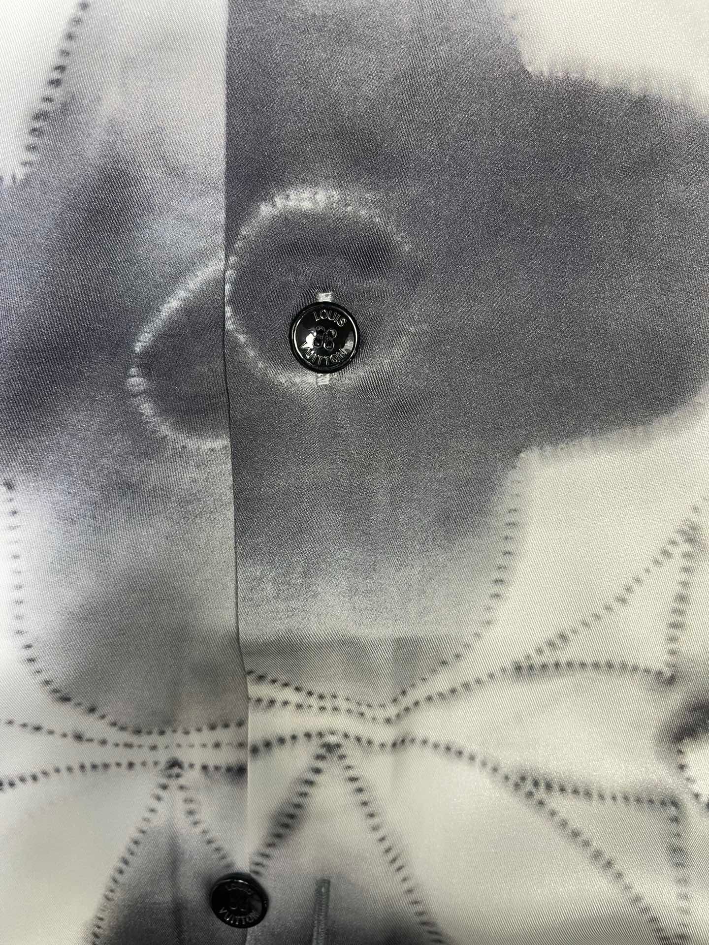 Louis Vuitton LV Multi Buttonholes