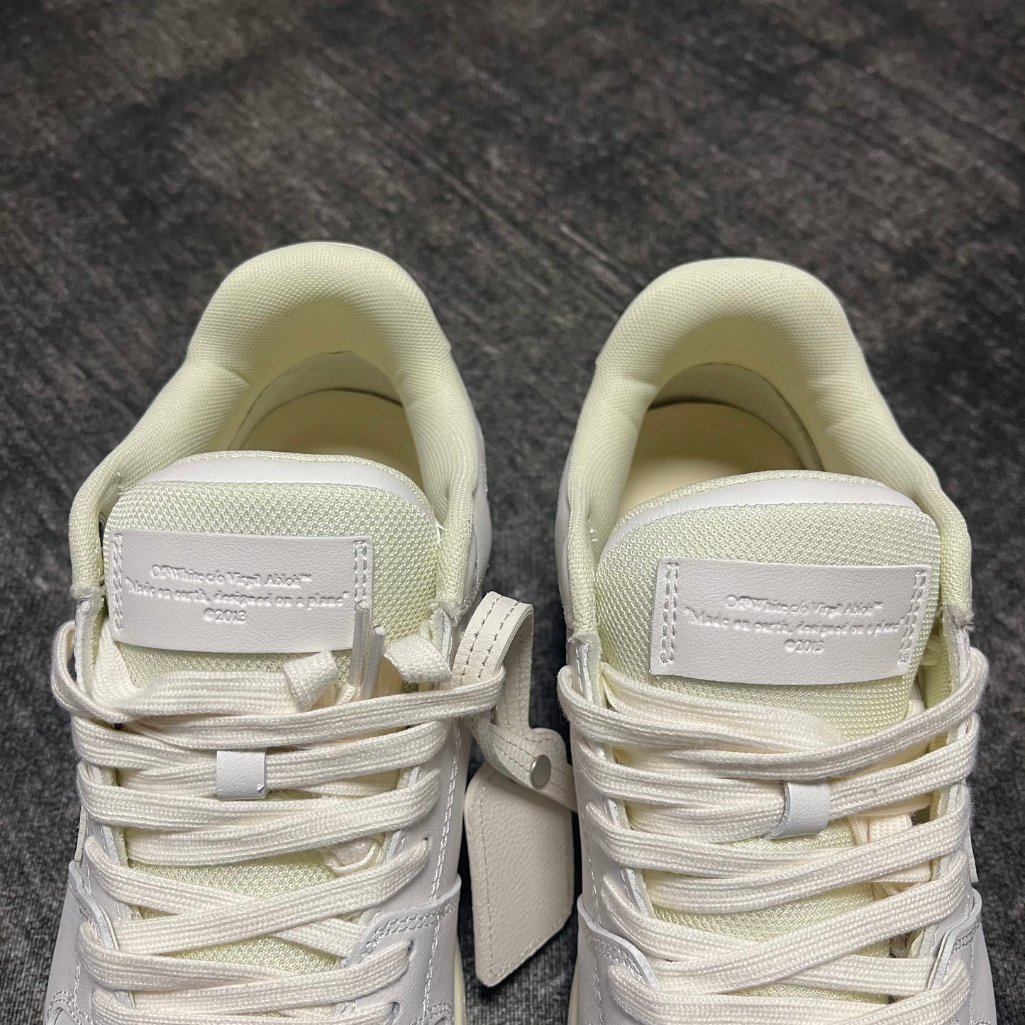 OFF-WHITE OOO Low Tops White Black SS21