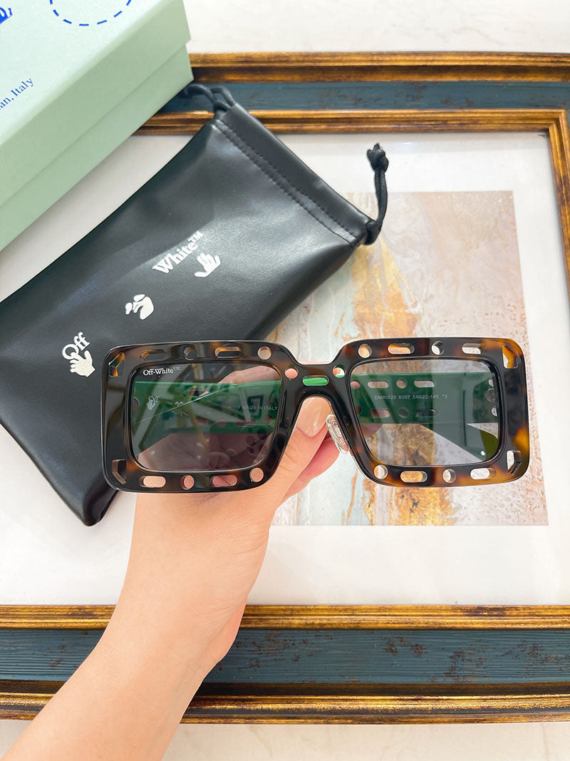 OFF-WHITE Atlantic Cut-Out Detail Square Frame Sunglasses