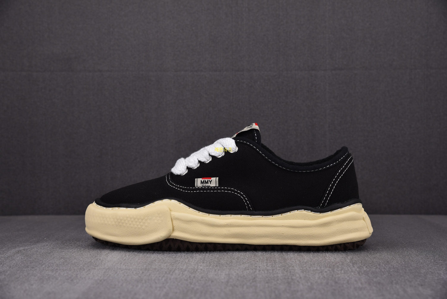 Maison Mihara Yasuiro Baker Low Top - BLACK