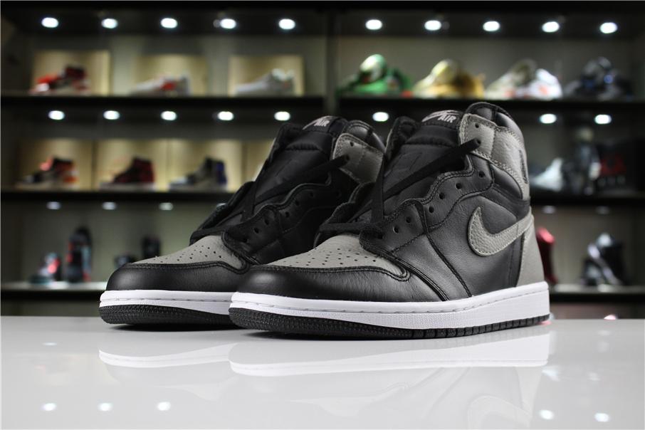 Air Jordan 1 Retro / OG "Shadow"