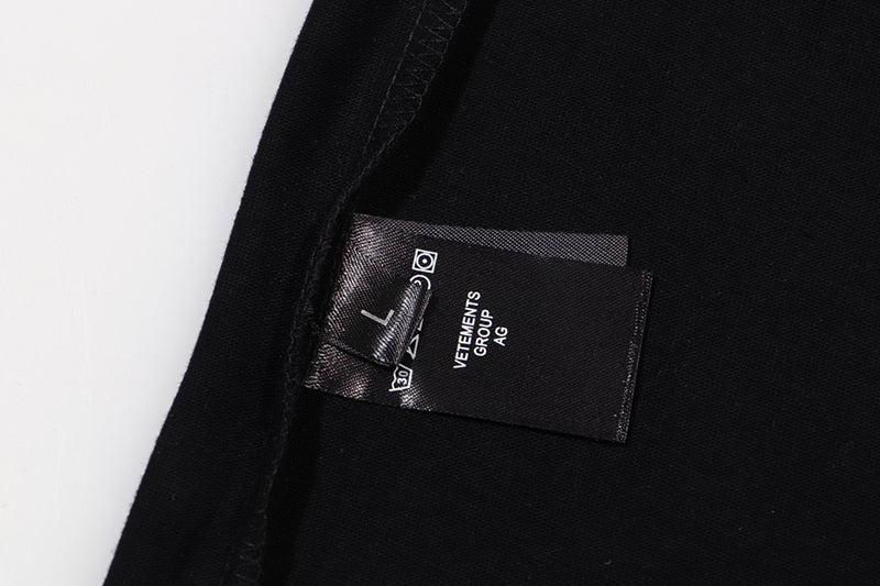 VETEMENTS Vetements Paris T-shirt | Black