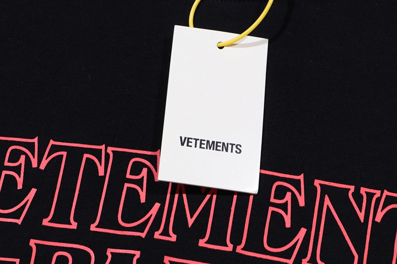 VETEMENTS Vetements Paris T-shirt | Black