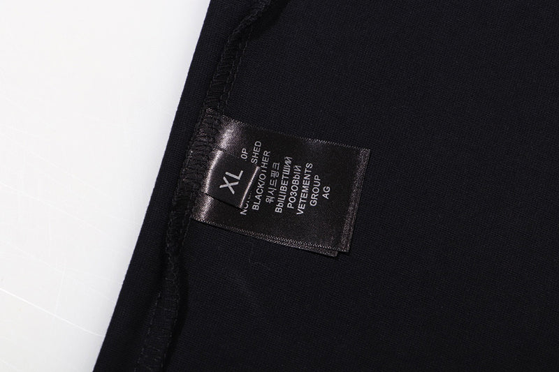 VETEMENTS Campaing T-shirt | Black