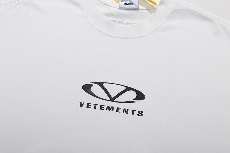 VETEMENTS Oval logo T-shirt | White
