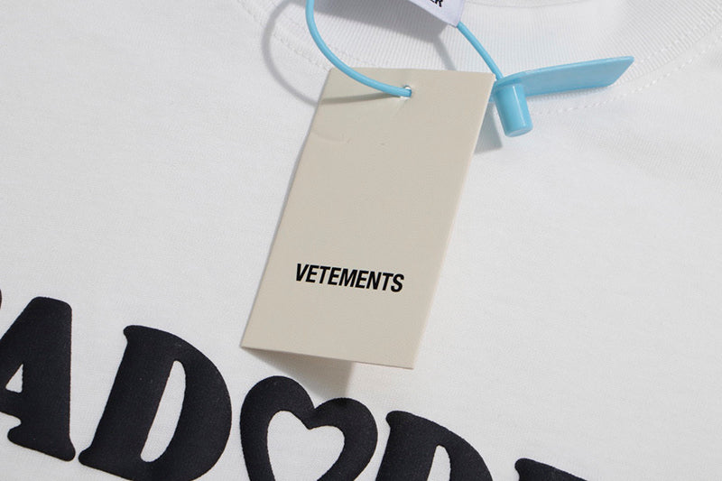 VETEMENTS Hentai T-shirt | White